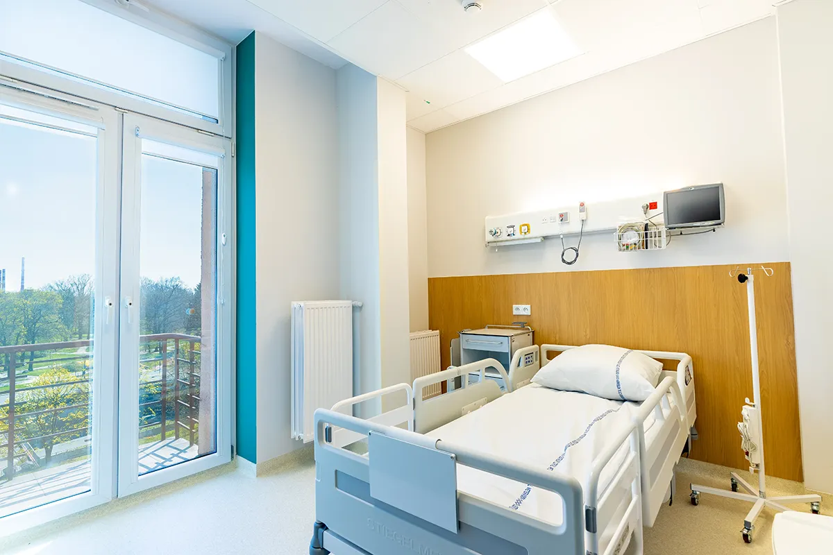 Zdjęcie szpitala - placówka medyczna w Łodzi - profesjonalne zdjęcia z obrówbką dla każdego Łódź