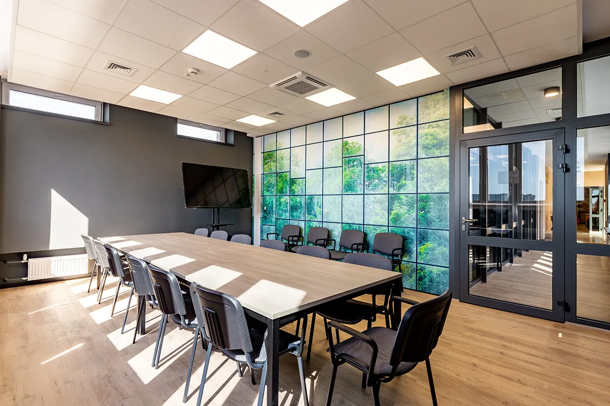 Sala konferencyjna w profesjonalnym biurze - fotografia nieruchomości Katarzyna Sołtysiak Łódź