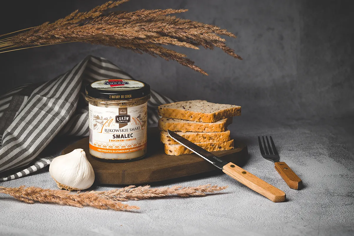 Smalec marki Łuków podany z chlebem - zdjęcia produktów dla producentów Łódź